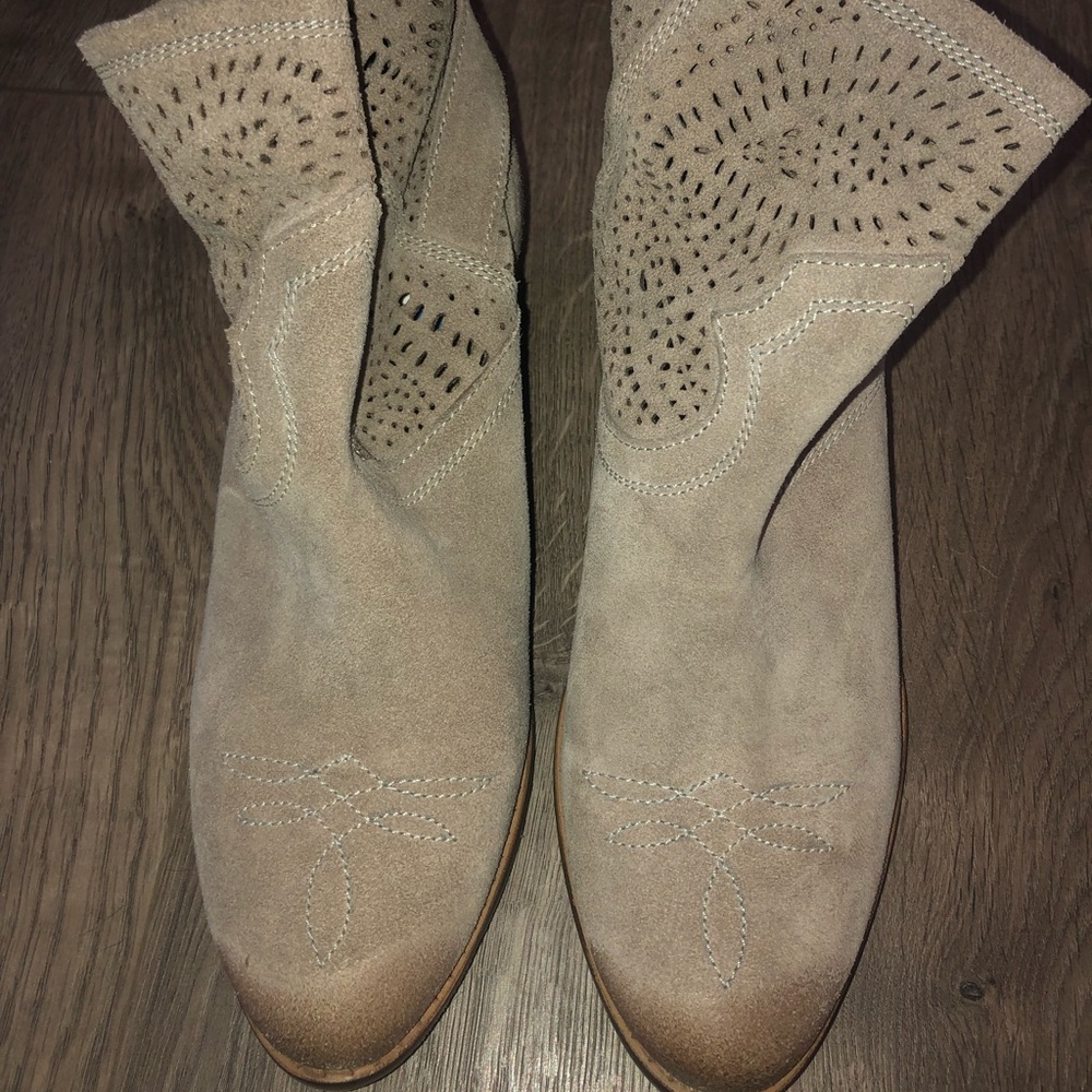 Booties - Picture 3 of 4
